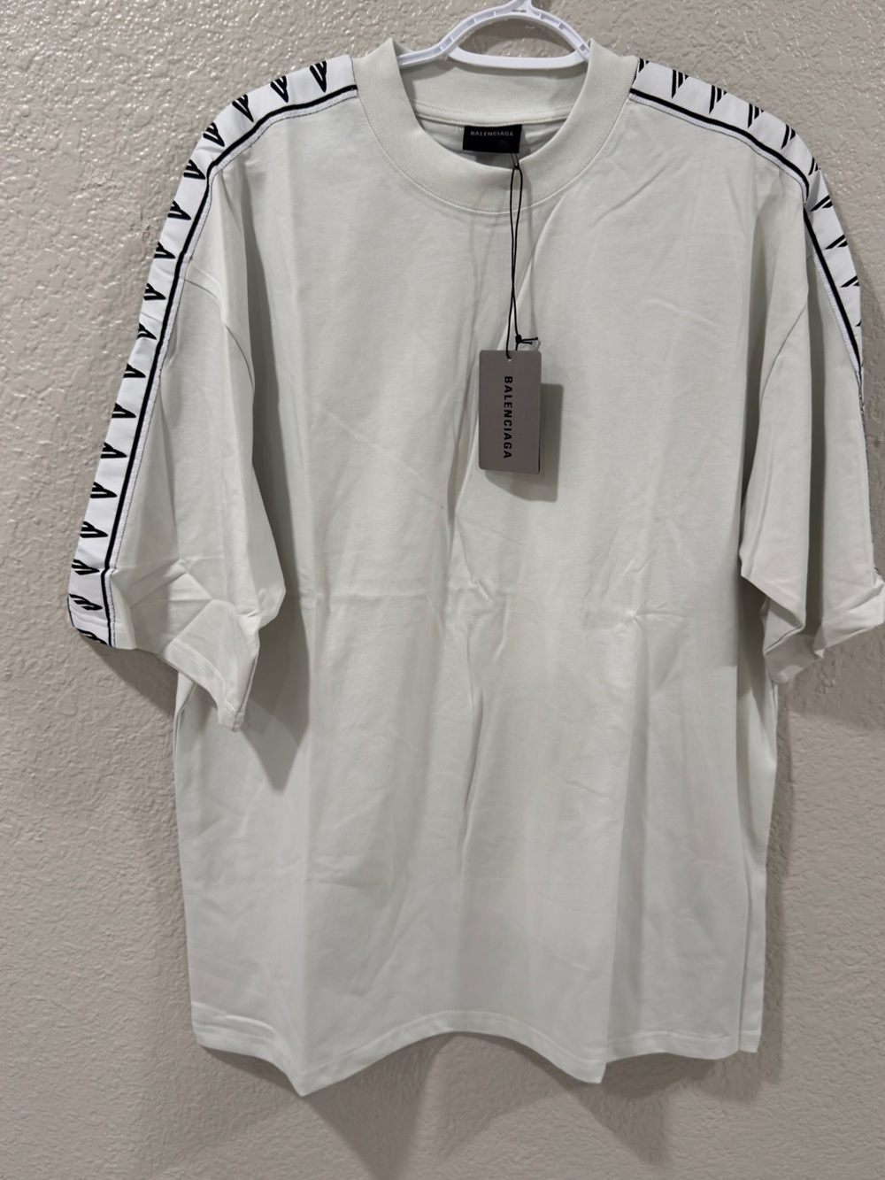Balenciaga Men's White Oversized Logo-Trim T-Shirt large oversized like XL